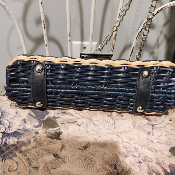 Clutch - Picture 3 of 7